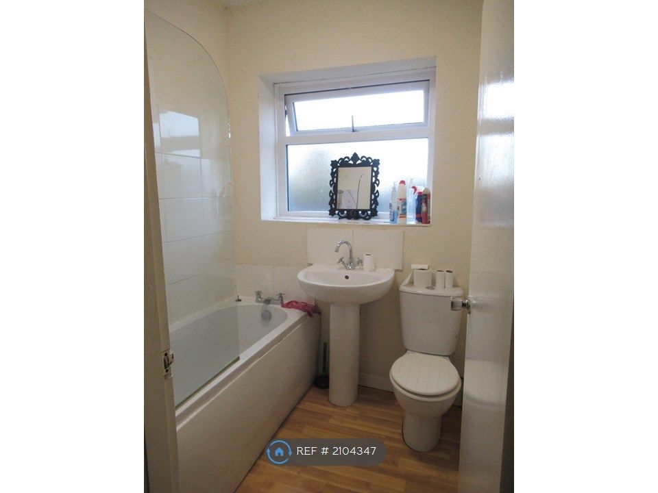 Property photo 2 of 13 Bathroom