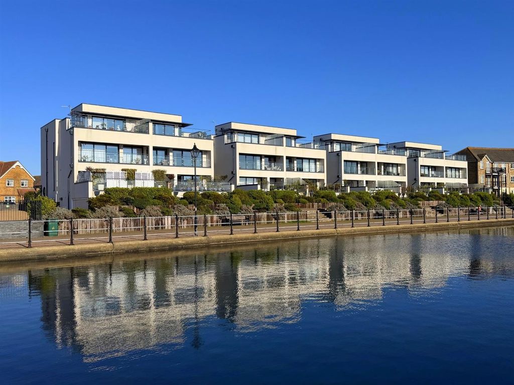 Property photo 1 of 26 Port9.Jpg