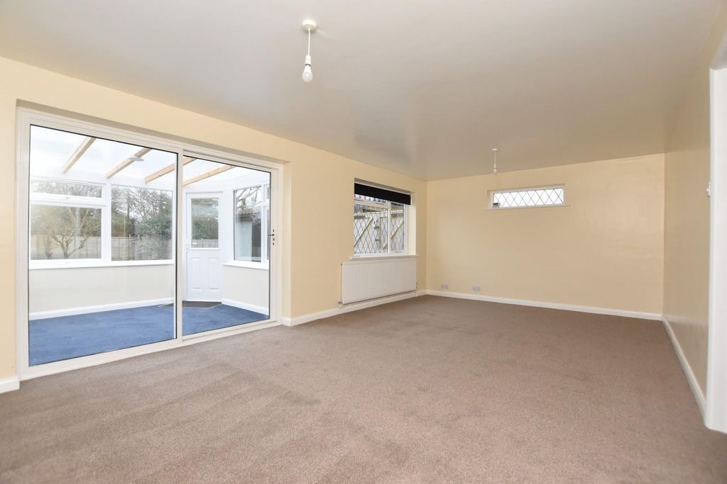 Property photo 2 of 22 2 Jefferstone Gdns Internal (11).Jpg