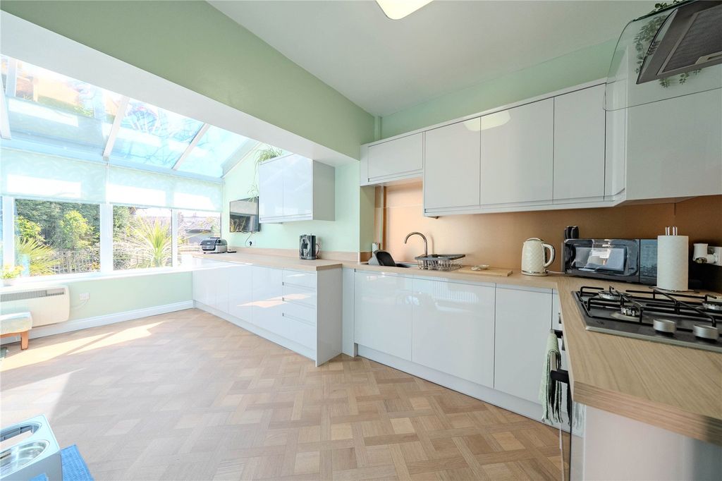 Property photo 2 of 18 Picture No. 04