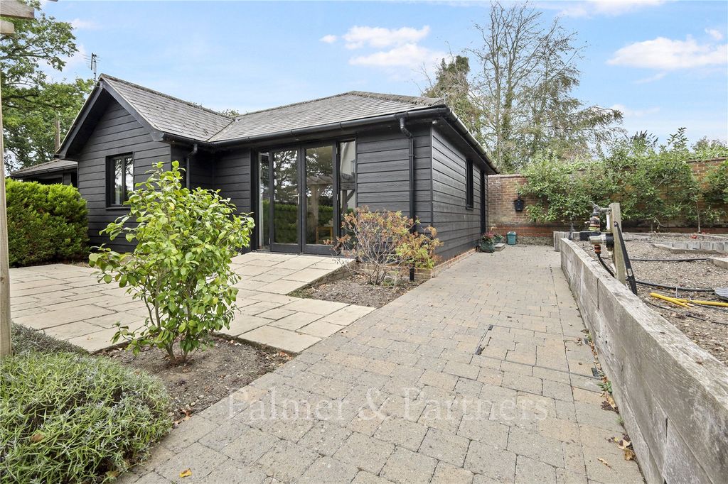 Property photo 1 of 11 External