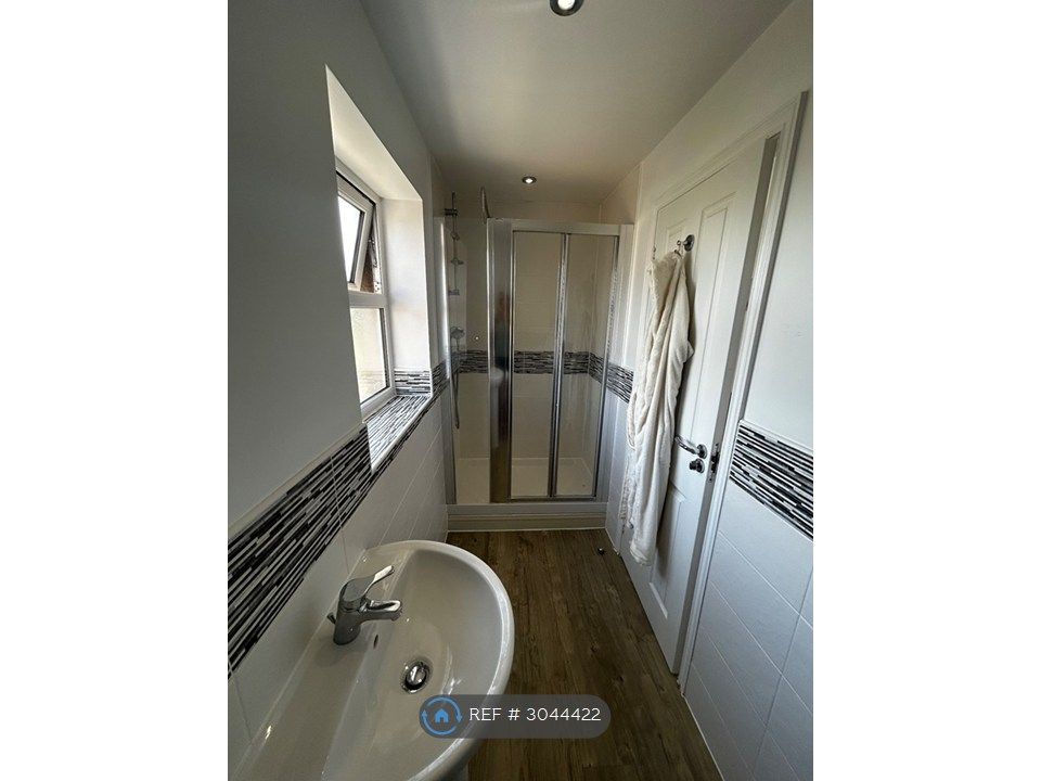 Property photo 2 of 35
