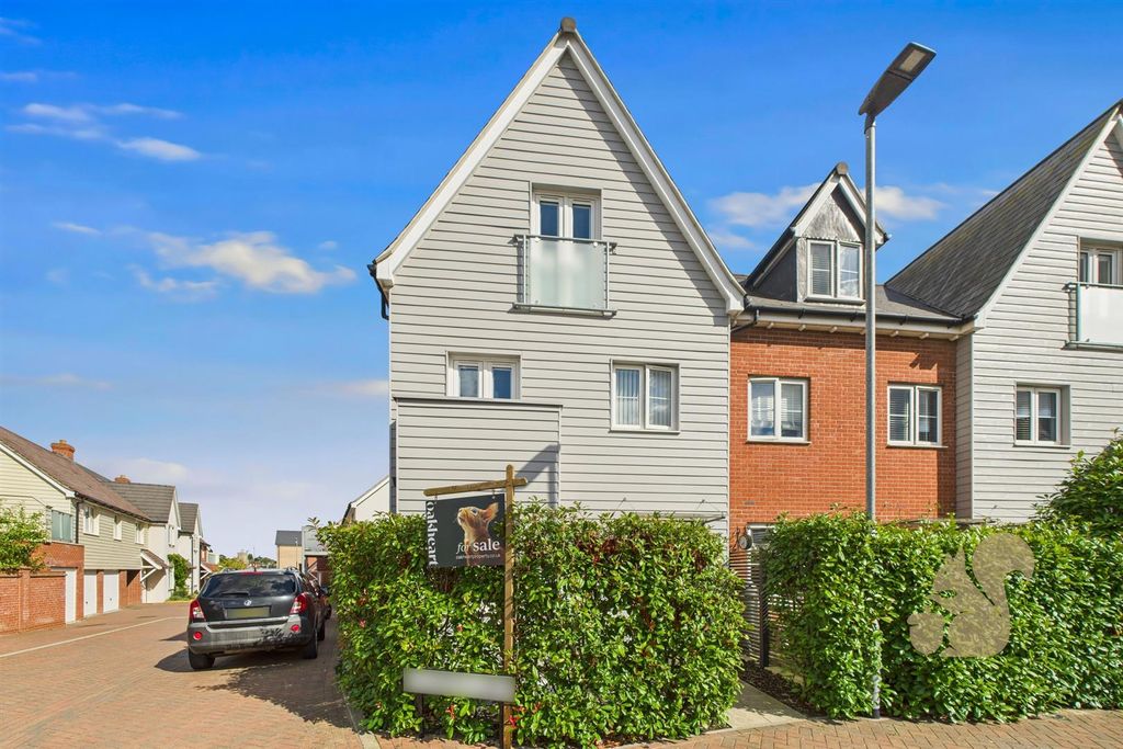 Property photo 1 of 30 Cam03877G0-Pr0251-Still035.Jpg