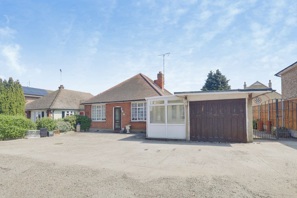 Property photo 2 of 32