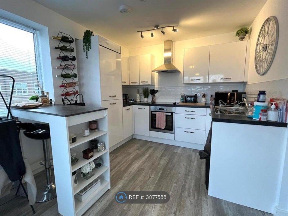 Property photo 3 of 17 Spacious Kitchen