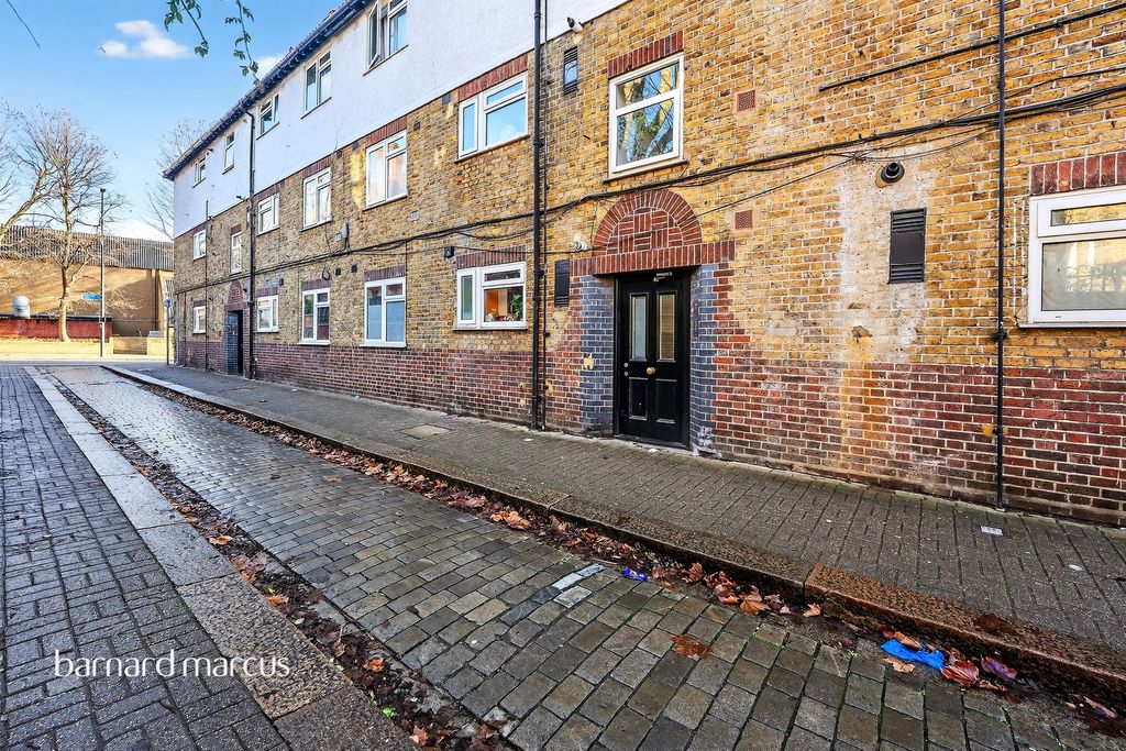 Property photo 2 of 11