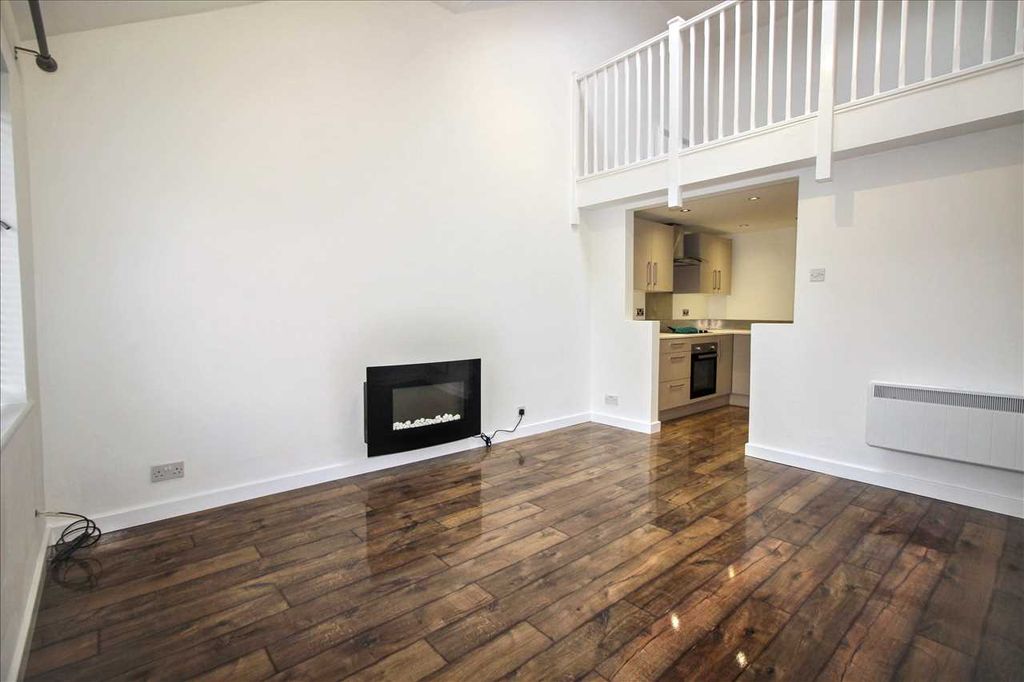 Property photo 2 of 6 Lounge