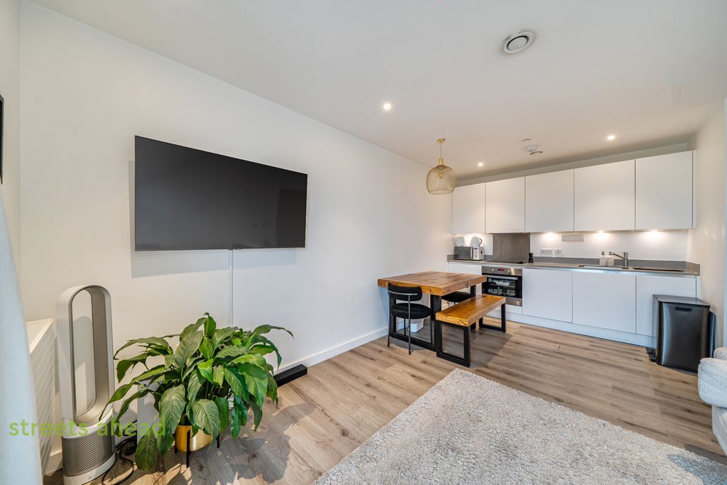 Property photo 1 of 20 B1Ffd085-6Bb7-462...