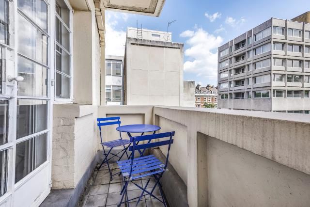 Property photo 3 of 9 Balcony