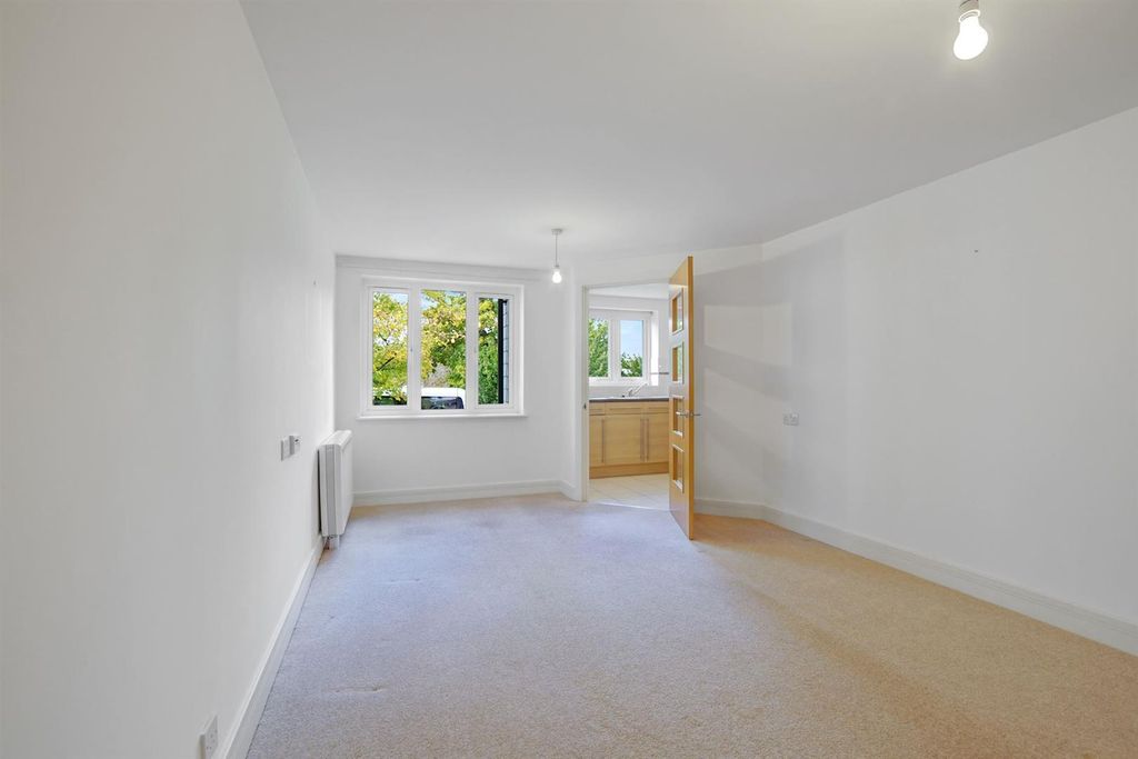 Property photo 2 of 18 11-Bb0Ddsc09262-Medium.Jpg