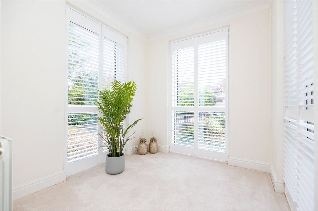 Property photo 3 of 22 Picture No. 05