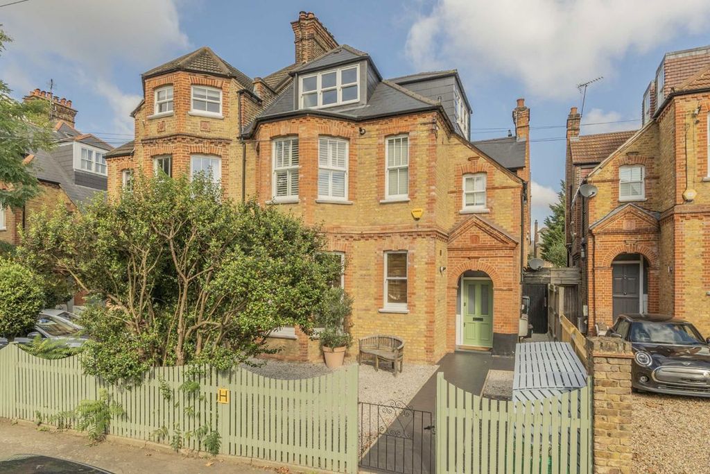 Property photo 1 of 9