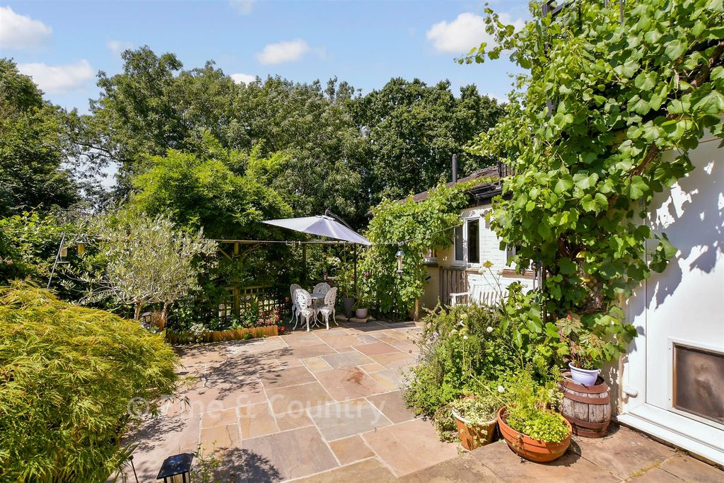 Property photo 1 of 20 Rear Garden