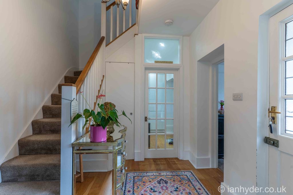 Property photo 3 of 14