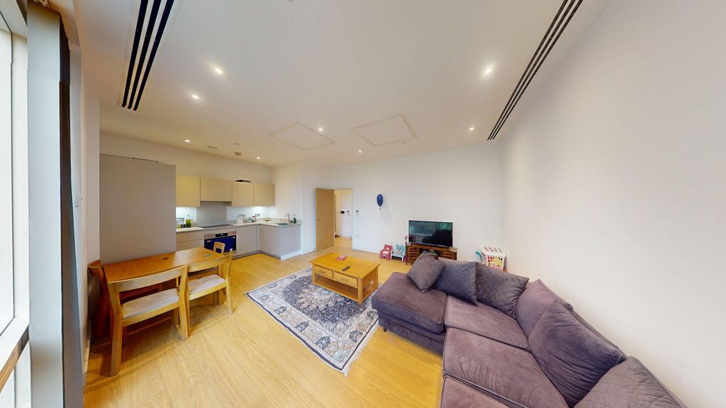 Property photo 2 of 8