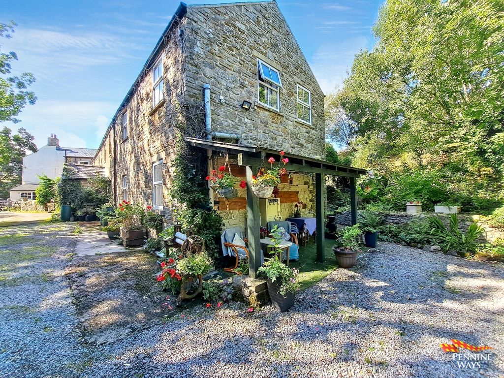 Property photo 2 of 42