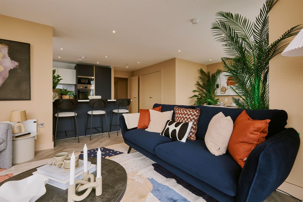 Property photo 3 of 24 (Main)