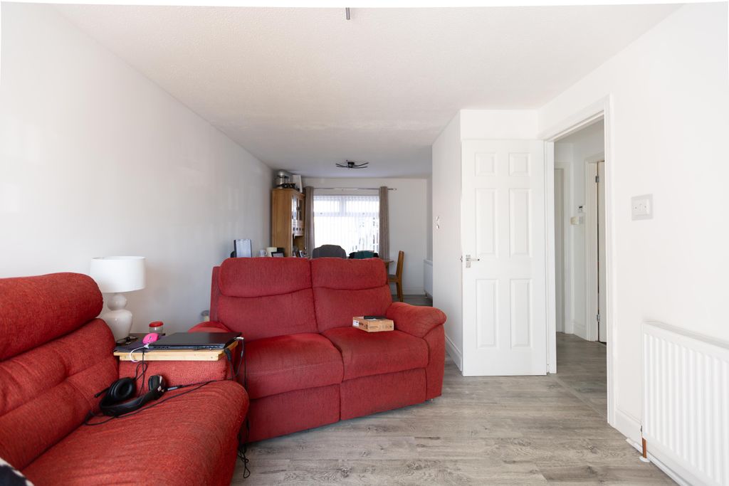 Property photo 2 of 31
