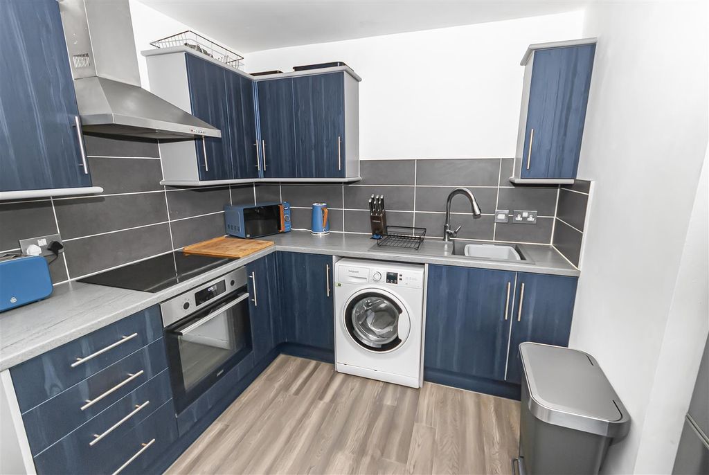 Property photo 2 of 9