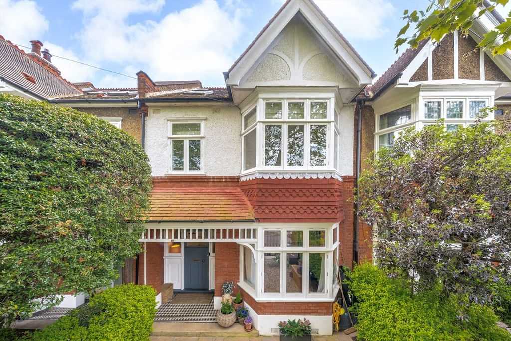 Property photo 1 of 11