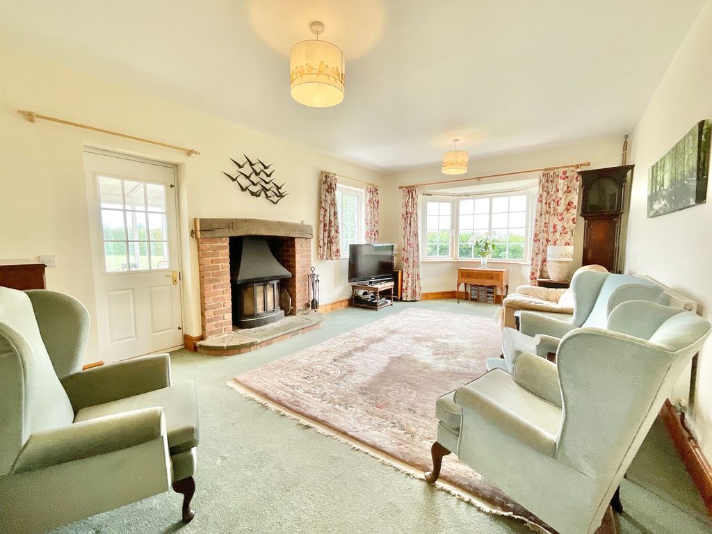 Property photo 2 of 39