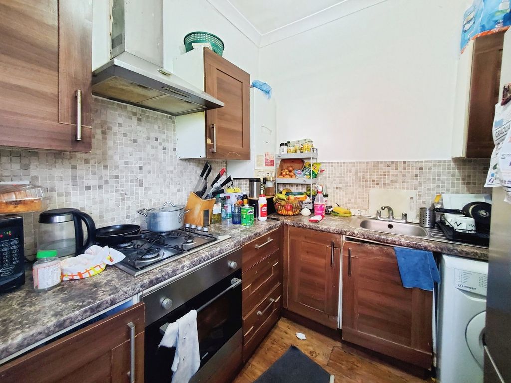 Property photo 2 of 8 02