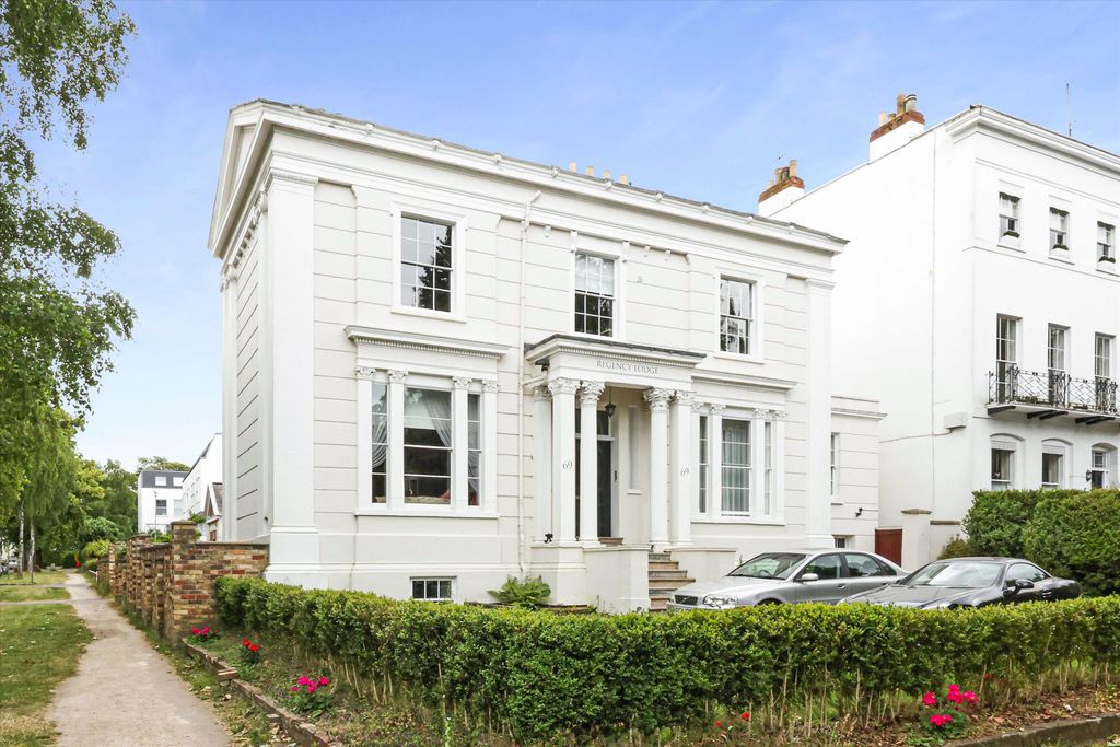 Property photo 1 of 19 Image