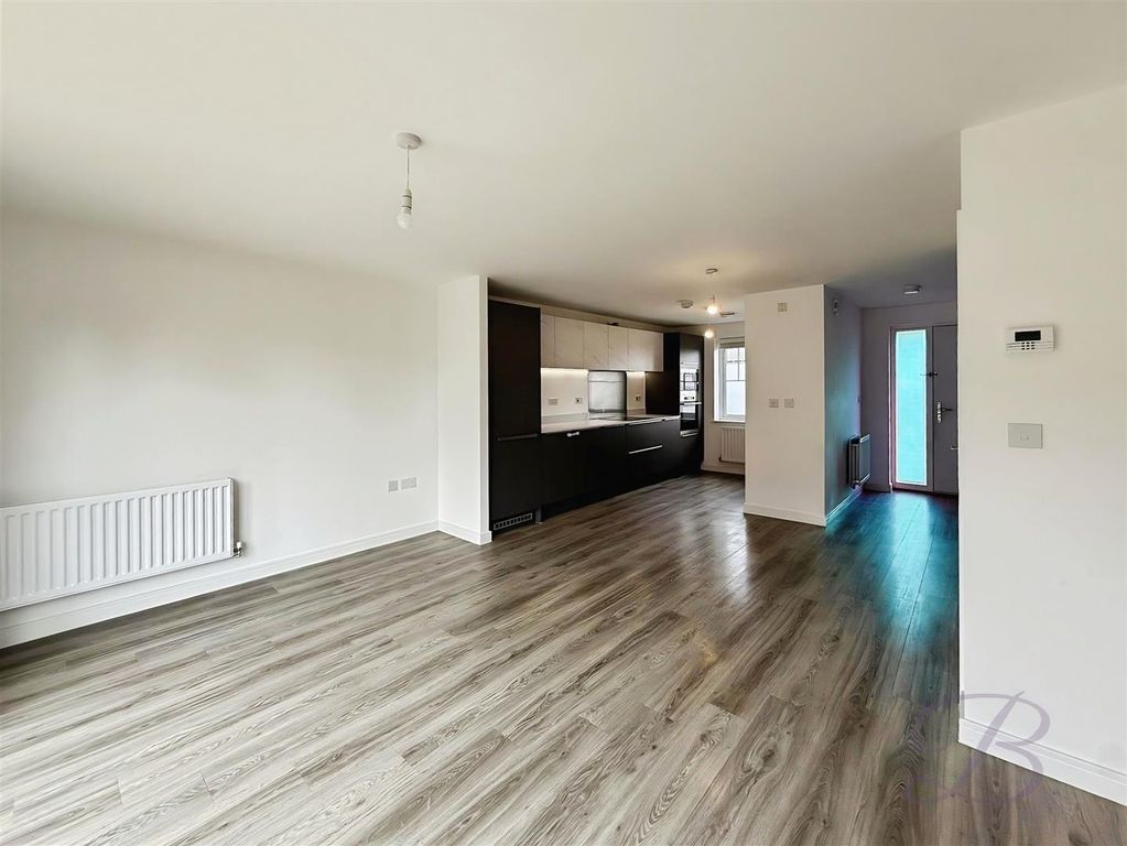 Property photo 2 of 20 084F6944-Xdrcw4Ljikaxt_V6Zy2Fca.Jpg