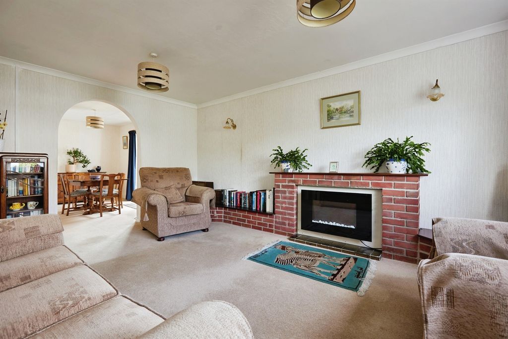 Property photo 2 of 16