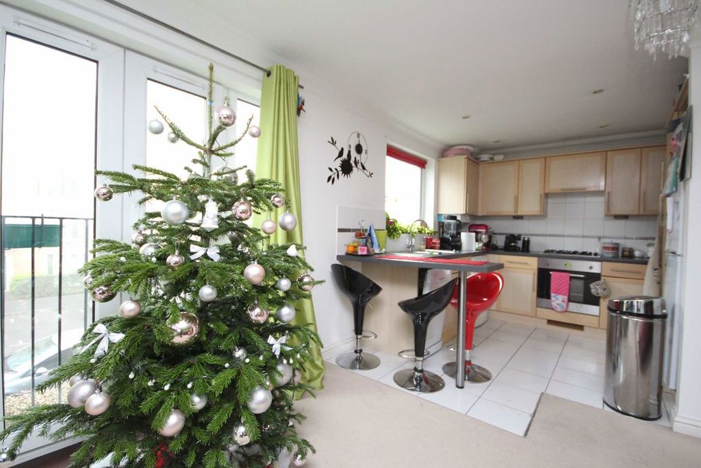 Property photo 3 of 4