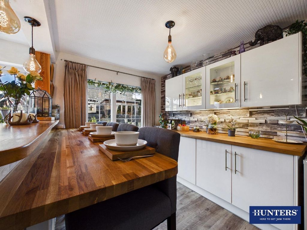 Property photo 3 of 33 Kitchen/Diner