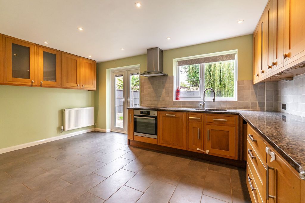 Property photo 3 of 30