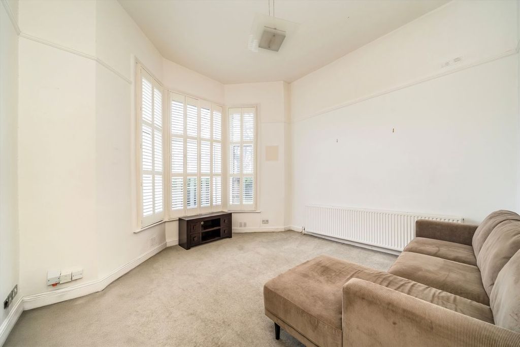 Property photo 3 of 5