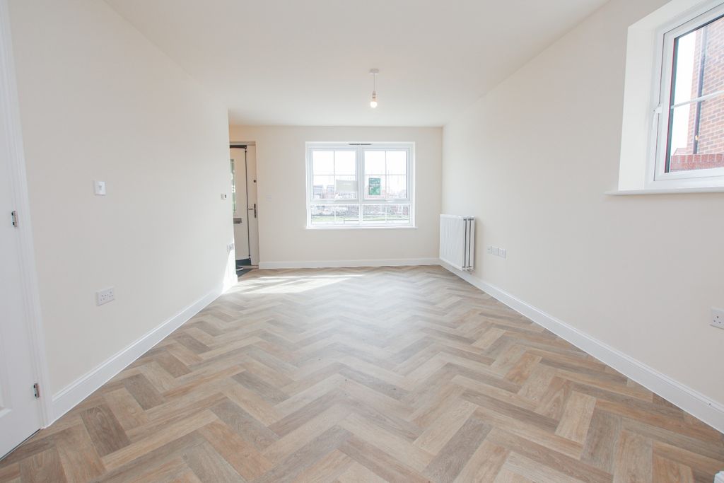 Property photo 2 of 13 5524261