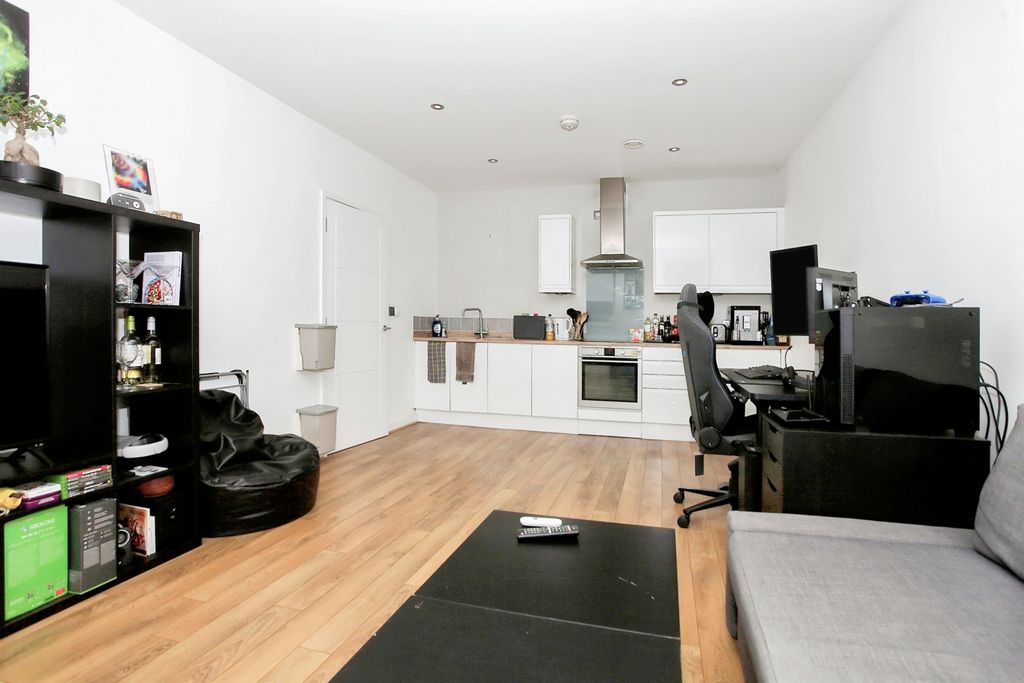 Property photo 3 of 15