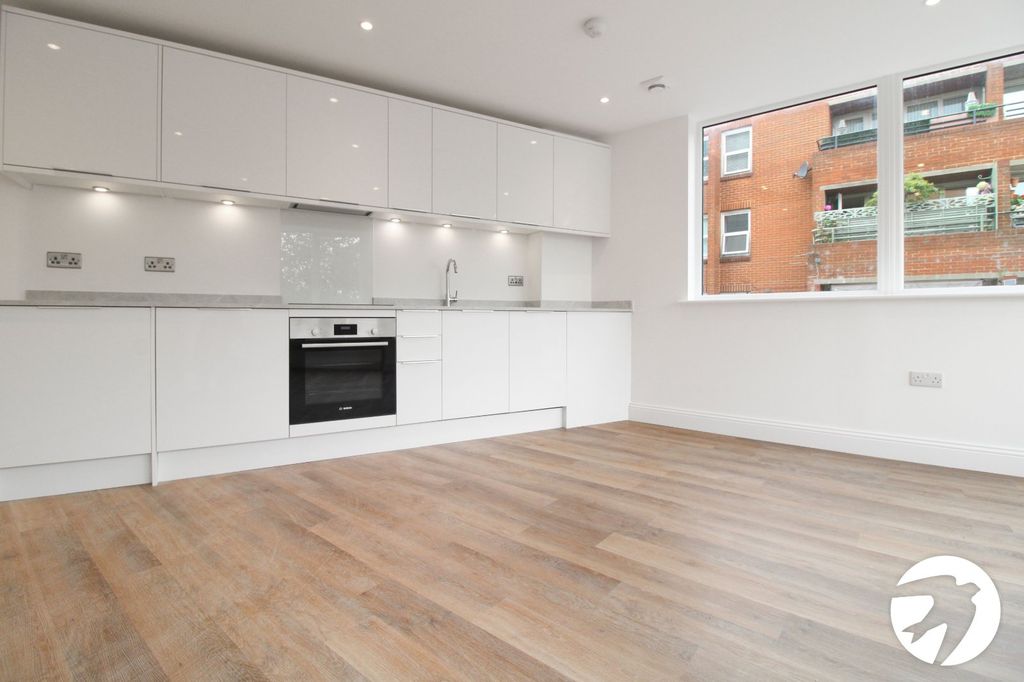 Property photo 2 of 11 Kitchen