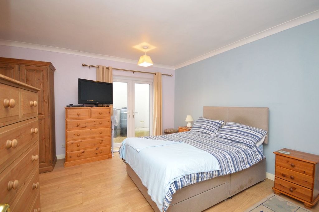 Property photo 3 of 31