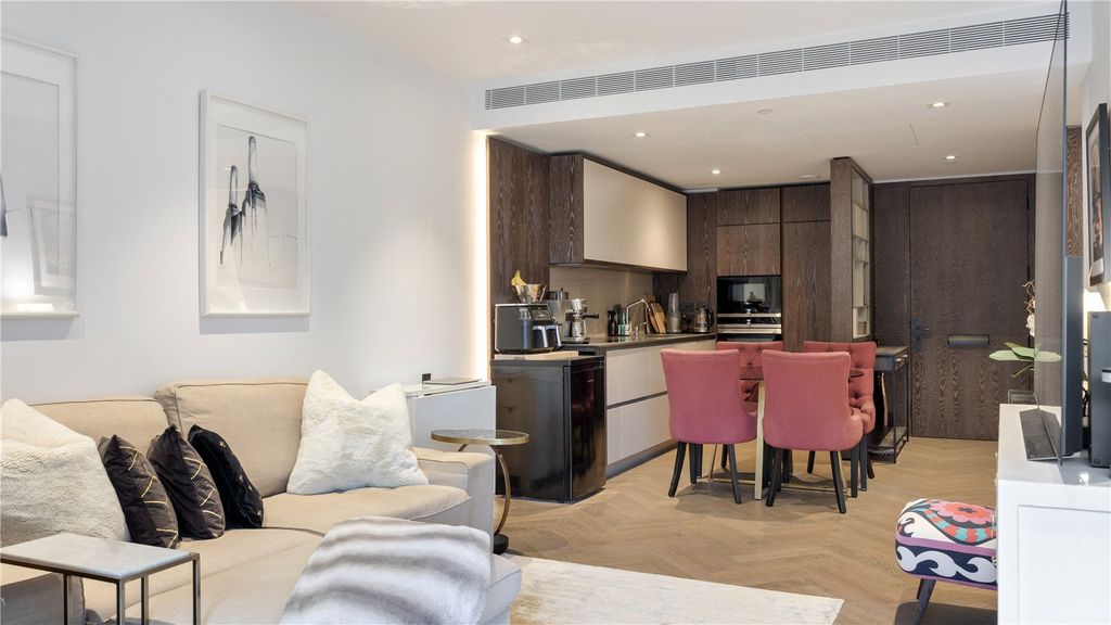 Property photo 2 of 42 Picture No. 92