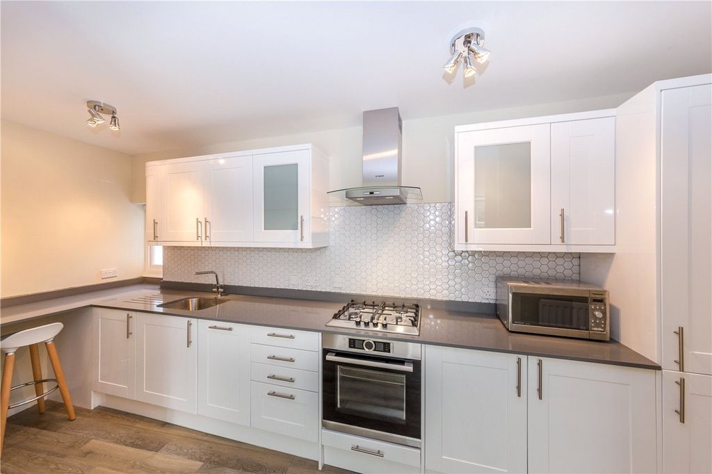 Property photo 3 of 8 Kitchen