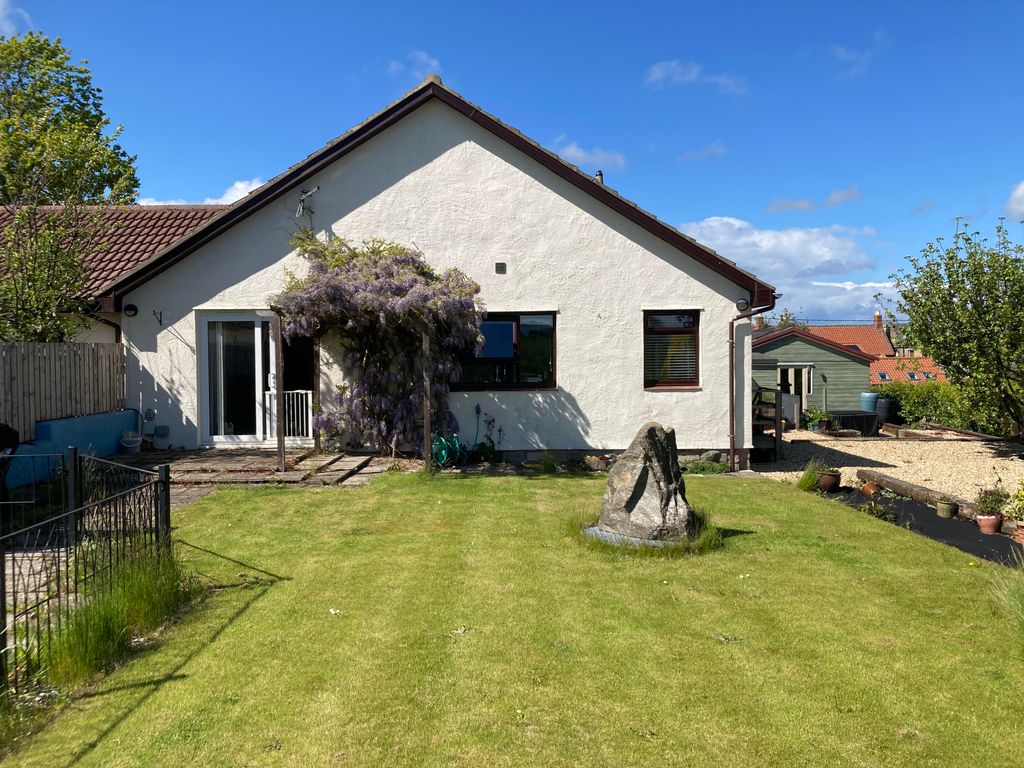 Property photo 3 of 11