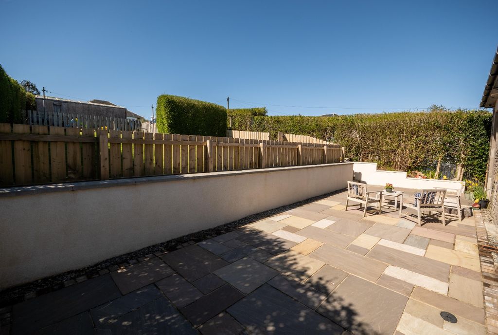 Property photo 3 of 30 4933115