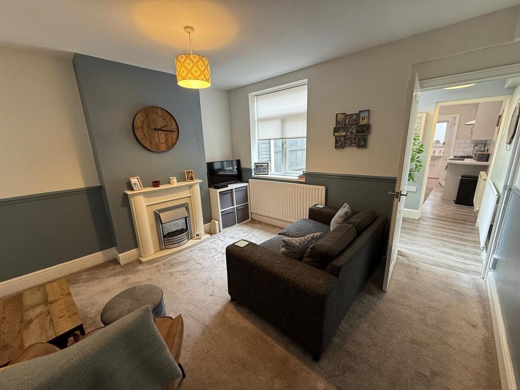 Property photo 2 of 14