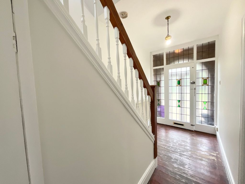 Property photo 3 of 23