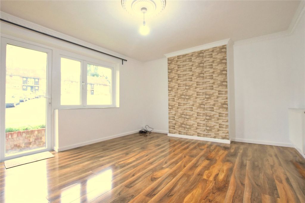 Property photo 1 of 9 Picture No. 08