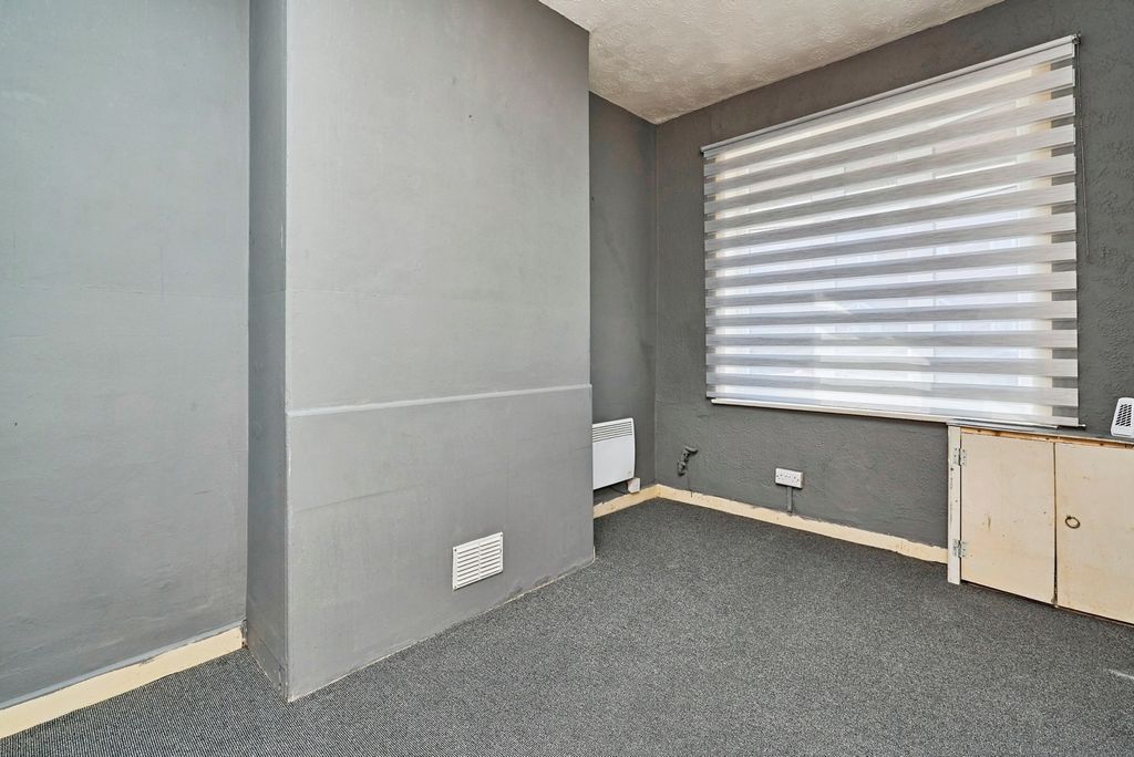 Property photo 2 of 14 Pbox-Img.Jpg