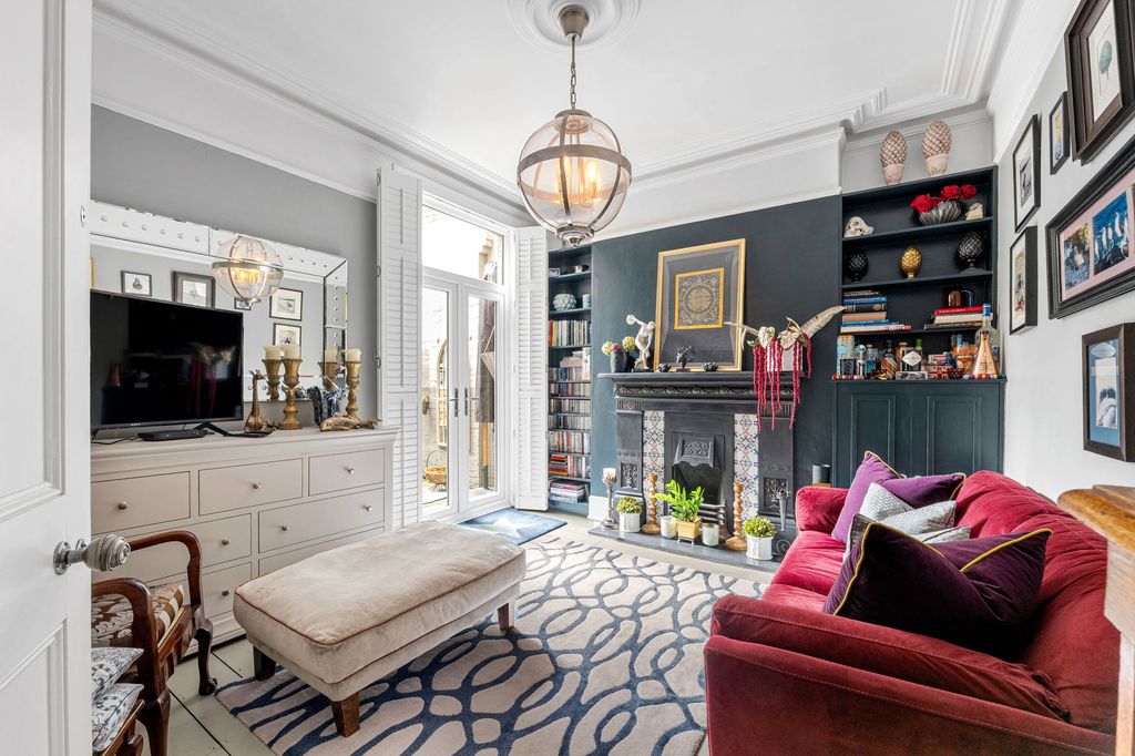 Property photo 3 of 38