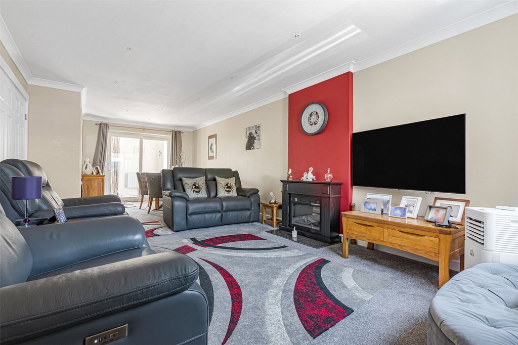 Property photo 3 of 13 Picture No. 02