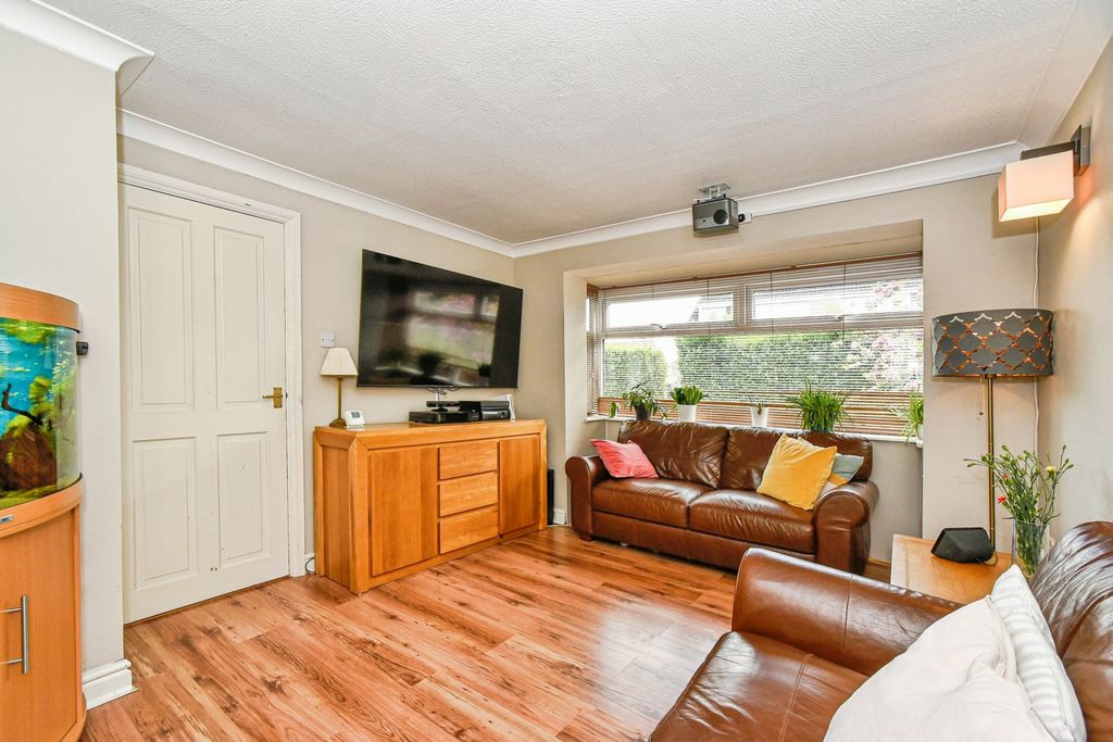 Property photo 3 of 21