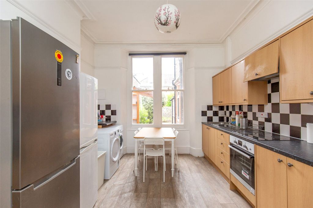 Property photo 2 of 19 Picture No. 04