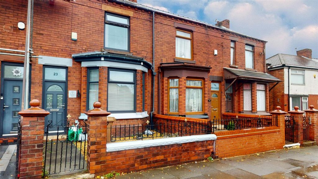 Property photo 1 of 21 Newton Road For Sale